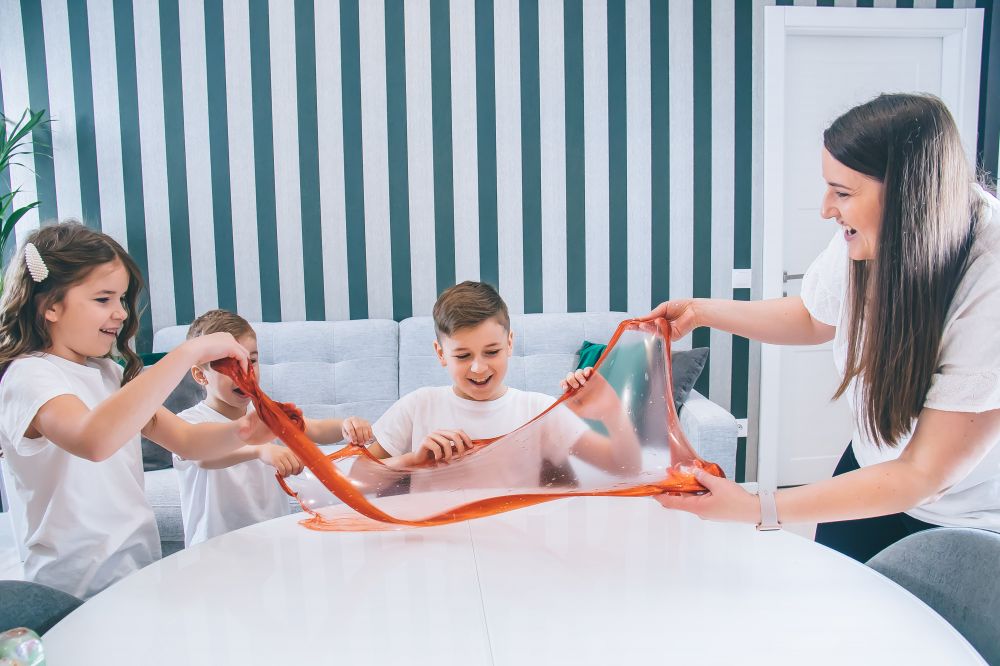 Kahevärviline lima litritega