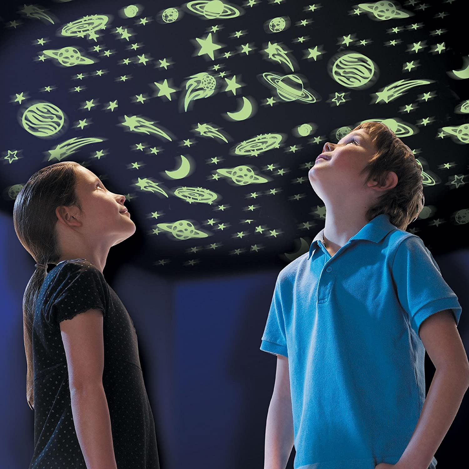 Pimedas helendavad tähed ja planeedid