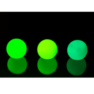 pimedas helendavad pallid